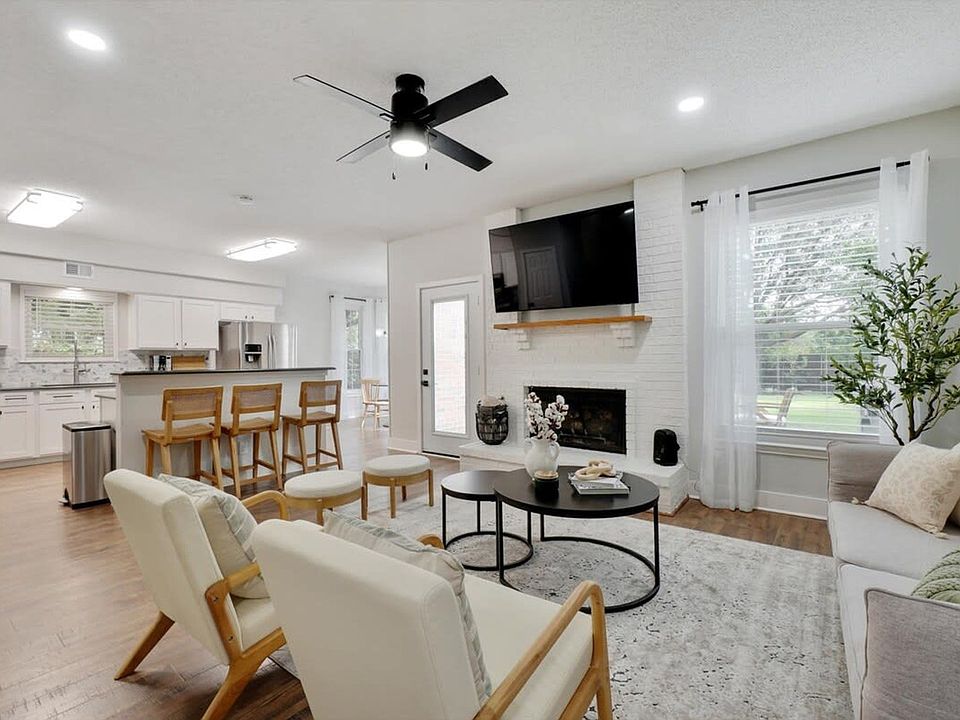 1st image of 2200 Glenbrook #75028-ID1019560P