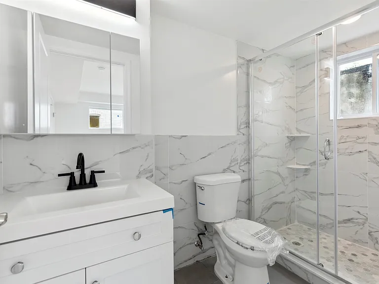 2118 W Oxford St #1 — Photo 7