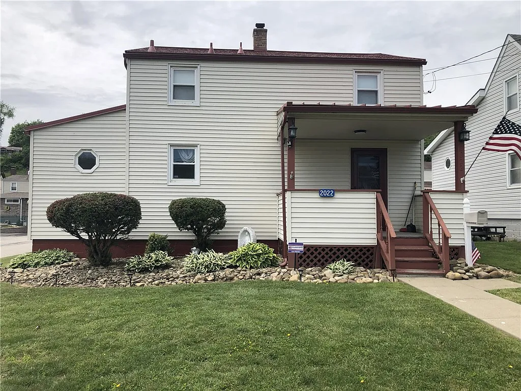 2022 Gordon Ave photo 1