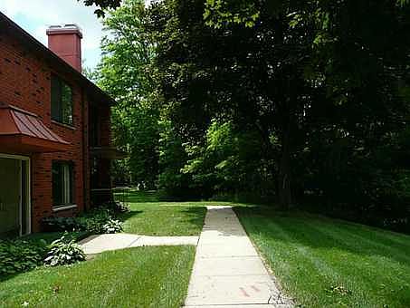2nd image of 404 Teakwood Ln NE #2