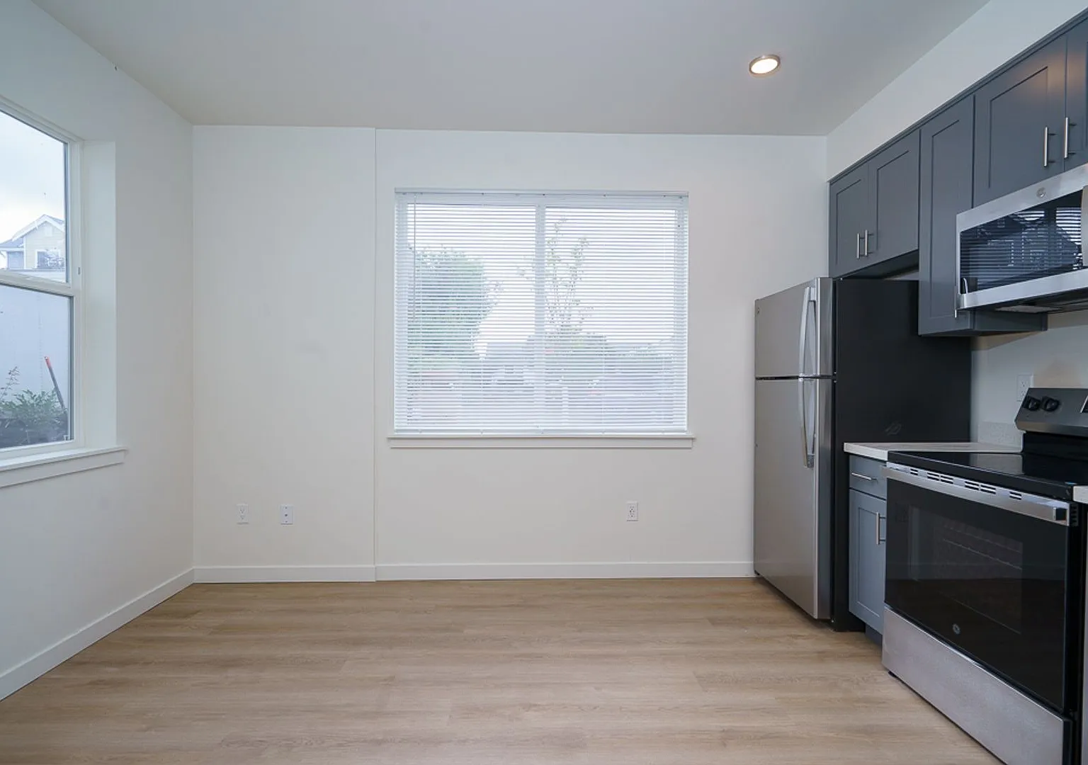 4343 S Alder St — Photo 3