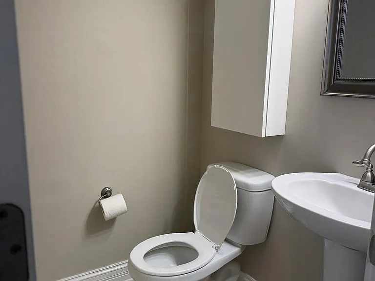 6862 Windwood Dr — Photo 2