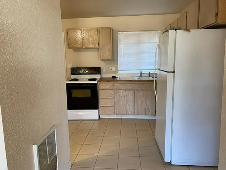 908 C St SW — Photo 5