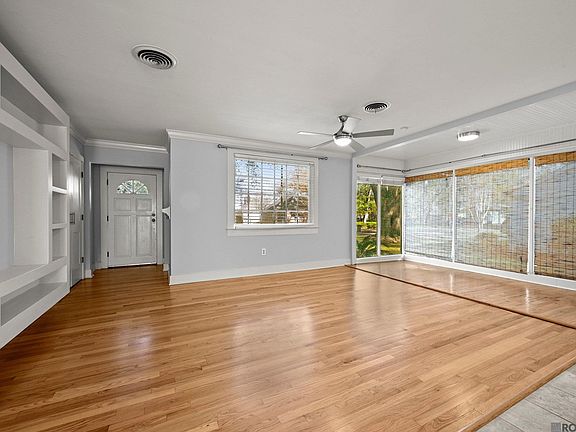 4th image of 4286 Poplar St