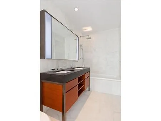 Rented by Nest Seekers International | media 34