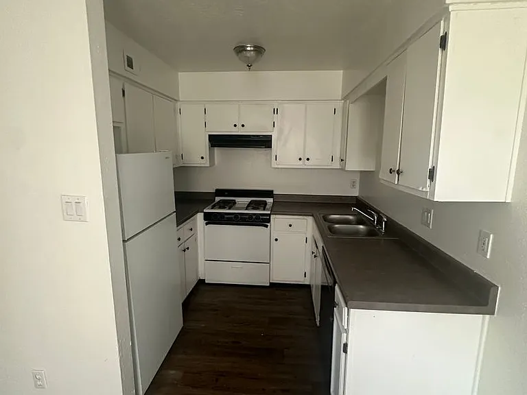 1237 Menaul Blvd NW #B — Photo 8
