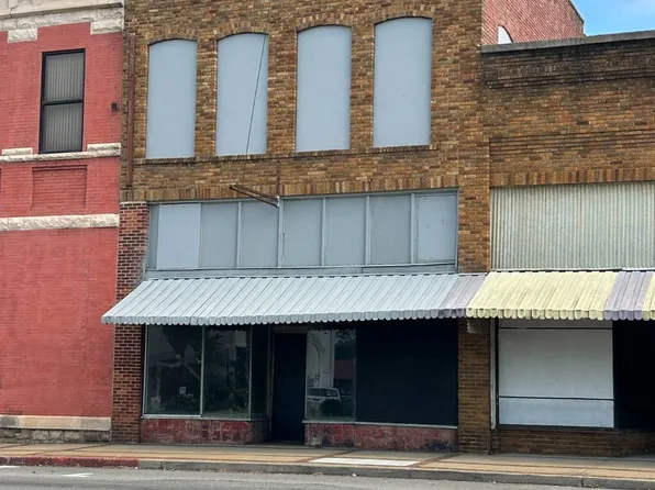218 W Commercial St, Ozark, AR 72949