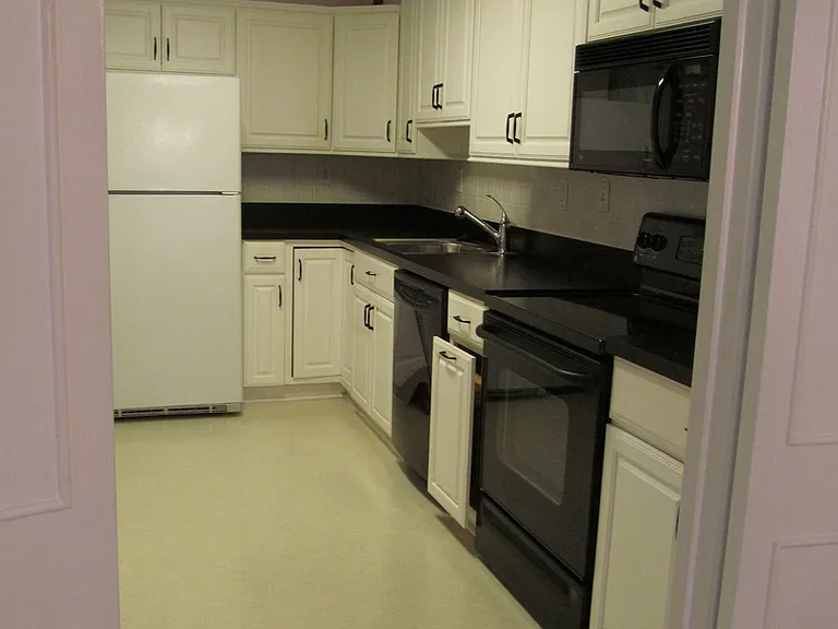 203 Yoakum Pkwy #611 — Photo 3