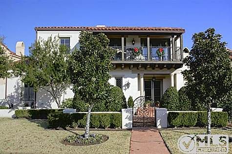 2nd image of 804 Dunham Close