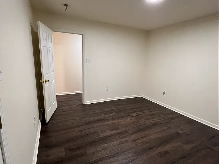 3923-25 Roneagle Way — Photo 10
