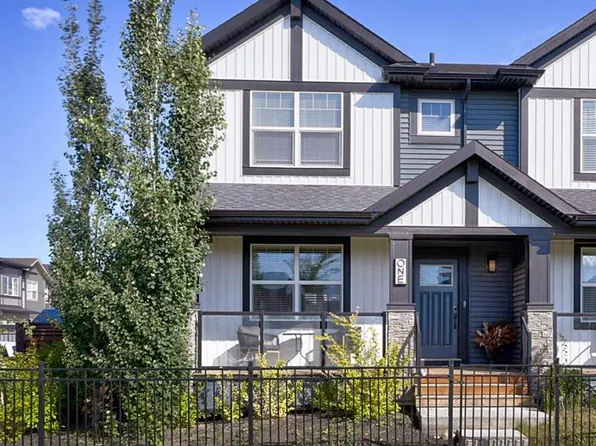 1 S Midgrove Ln SW, Airdrie, AB T4B 5H2