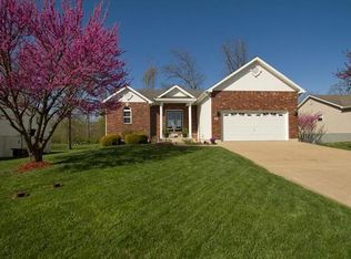 113 Briarwood Dr, Moscow Mills, MO 63362