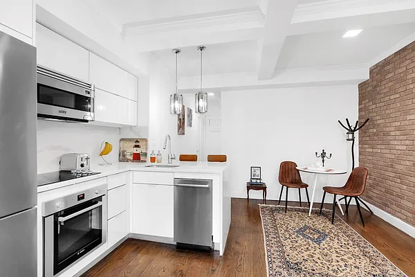 Rented by Cooper & Cooper Real Estate | media 9