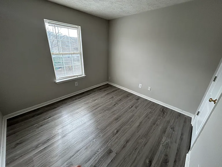 1525 Middleborough Ct — Photo 18