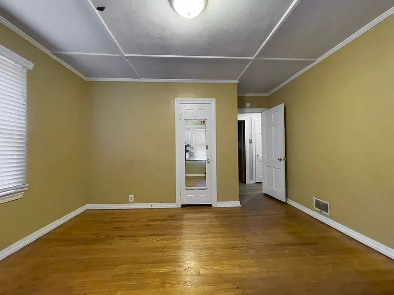 1408 N Mann Ave — Photo 16