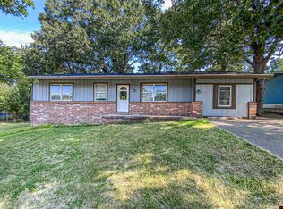 700 Summerhill Dr, Gassville, AR 72635