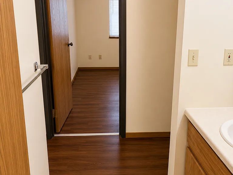 Lakeview Apartments — Photo 14