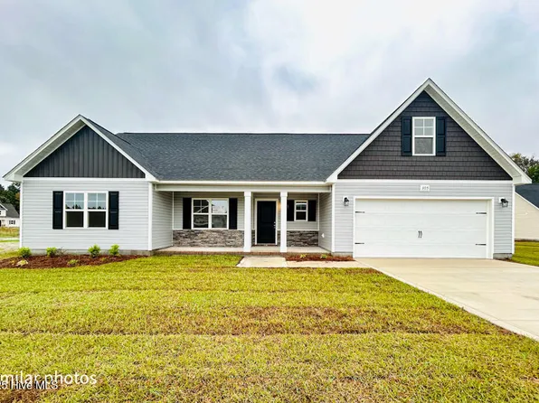 305 Cotton Hill Place, Hubert, NC 28539