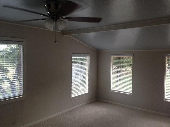 5th image of 1810 Lakeshore Dr