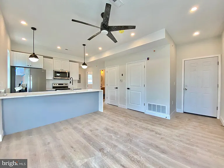 6100 Ridge Ave #3 — Photo 3