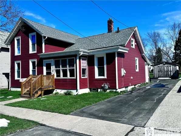 320 Franklin Ave, Dunkirk, NY 14048
