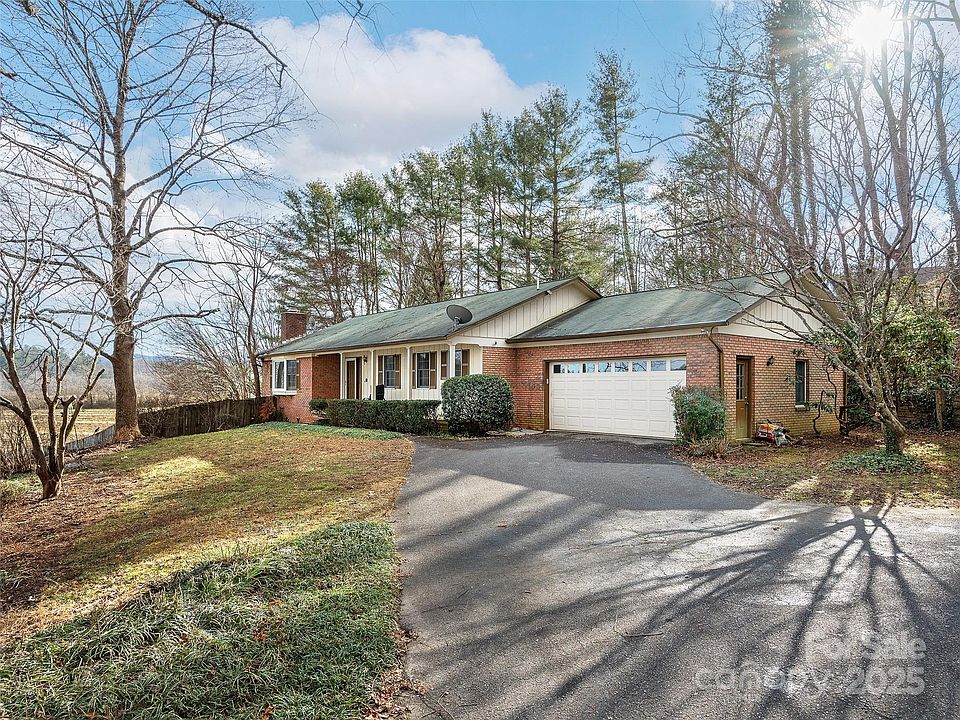 1st image of 9 Carolewood Dr