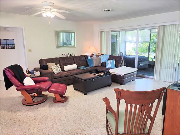 4th image of 318 Parkside Dr