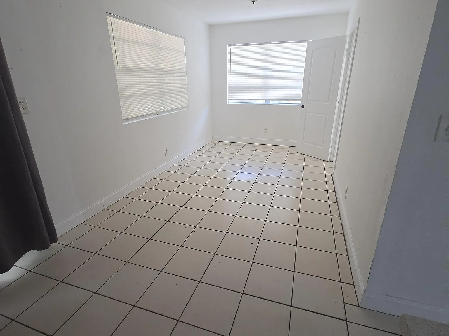 2 bed, 1.0 bath, 1117 sqft, $2,050 — Photo 3