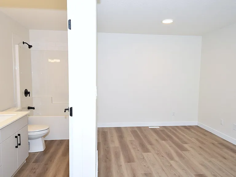 2131 5th Ave SW — Photo 23