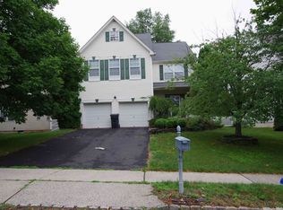 40 Walters Brook Dr, Bridgewater, NJ 08807