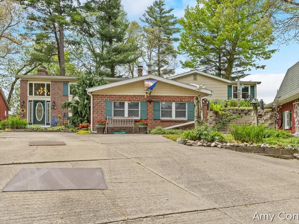 875 Bruce Dr, Middleville, MI 49333