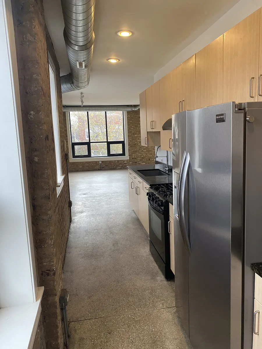 Building Photo - 1826 W 17th St #2F