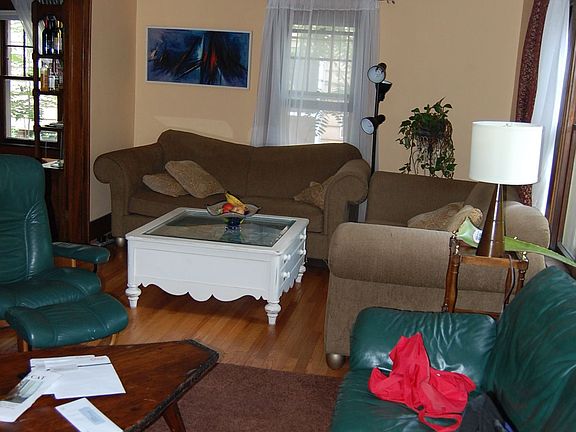 3rd image of 419 E Kingsley St