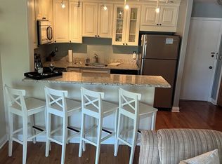 22 Zurich Ct #2, Lake Geneva, WI 53147