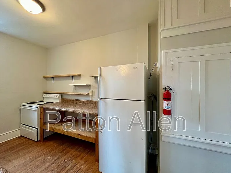 116 E Chestnut St #32 — Photo 10