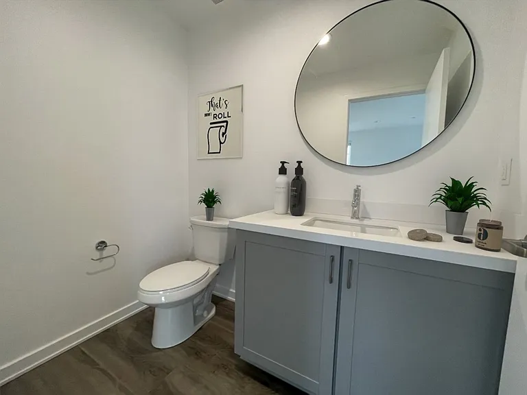 State of the Art, 2 bed 2.5 bath Luxury Condo in Ventura! — Photo 8
