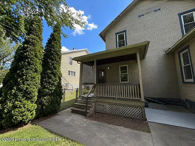 607 Deacon St — Photo 13