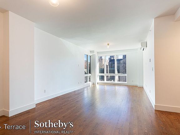 3rd image of 10919 72nd Ave APT 4A