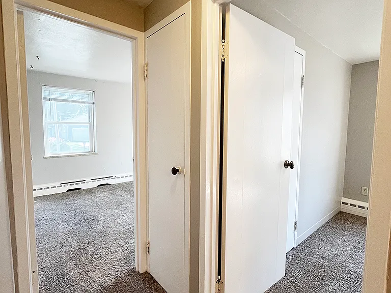 Knollcrest Apartments — Photo 17