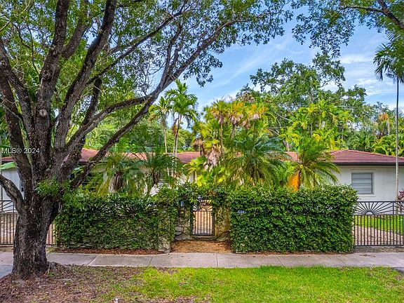 3rd image of 6805 Talavera St