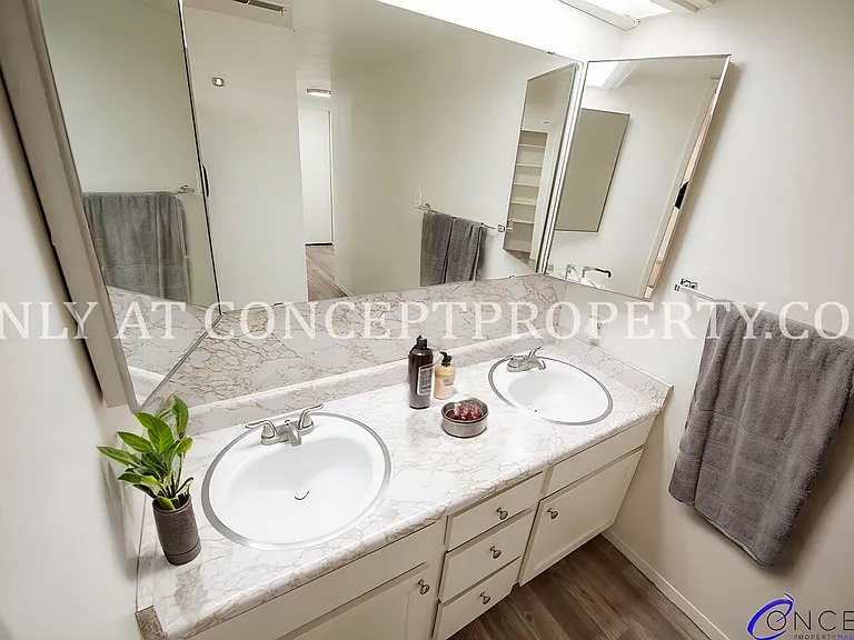 Foothill Terrace — Photo 7