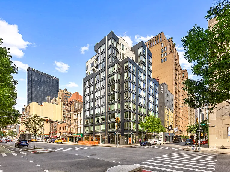 261 W 28th St #6B — Photo 18