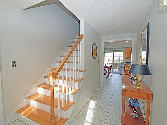 2nd image of 6 Bosworth Dr