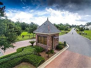 4th image of 592 Tall Oaks Ct