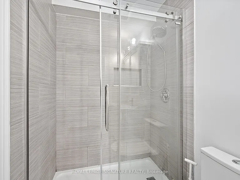 28 Victoria Ave N #312 — Photo 35