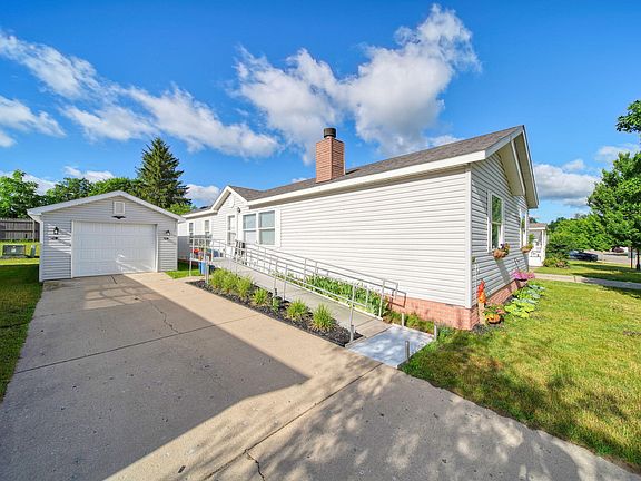 3rd image of 1076 Cambry Cir