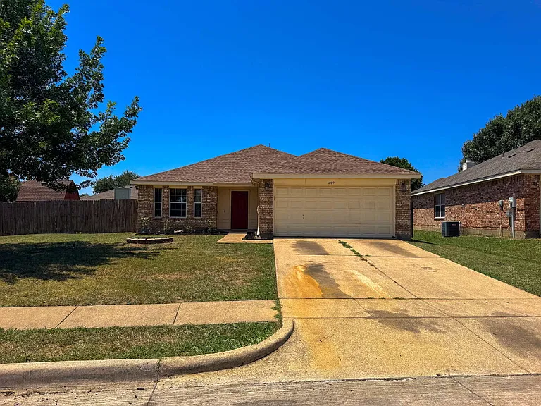 1009 McKavett Dr — Photo 2