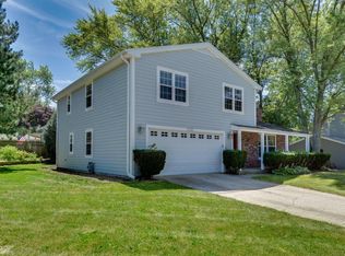 1332 Stonegate Rd, Naperville, IL 60540