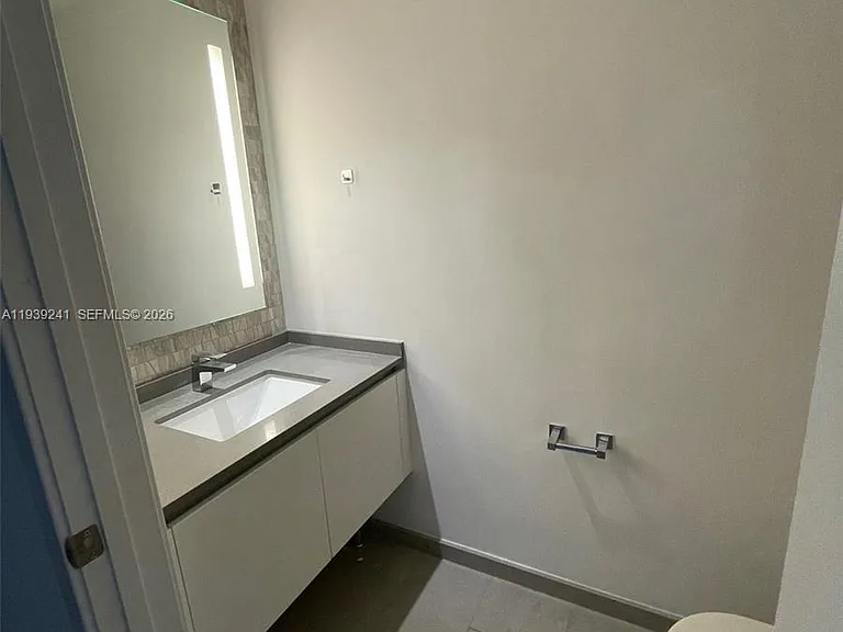 88 SW 7th St #1608 — Photo 6