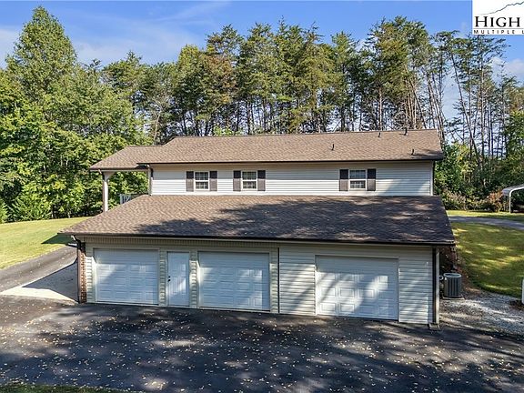 4th image of 3086 Taylorsville Road